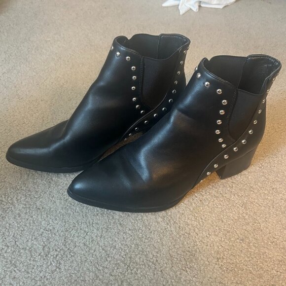 Zigi Soho Shoes - Black studded boots